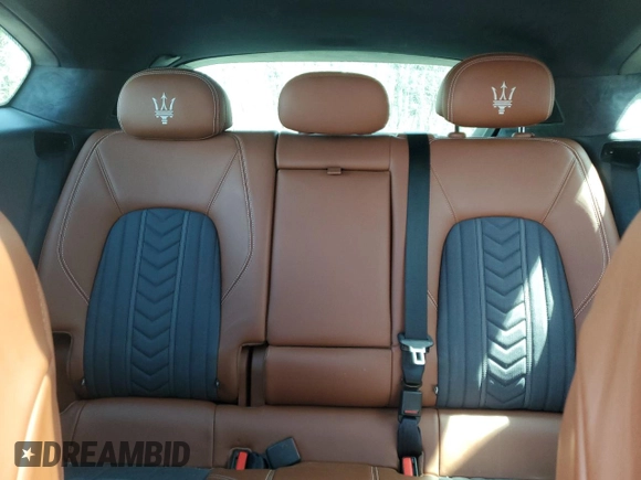 2019 Maserati Levante GranLusso z VIN ZN661XUL3KX316909, wystawiony jako Copart lot #54320185 z przebiegiem 110 882 mil mil oraz Tytuł czysty. Historia ofert i sprzedaży dostępna na DreamBid. Obrazek 10.