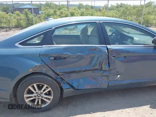 2016 Hyundai Sonata SE z VIN 5NPE24AF2GH426568, wystawiony jako IAAI lot #42415770 z przebiegiem 112 727 mil mil oraz . Historia ofert i sprzedaży dostępna na DreamBid. Obrazek 6.