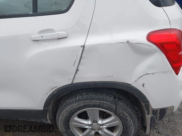 2018 Chevrolet Trax LS with VIN 3GNCJNSB9JL283743, listed as a IAAI auction lot 41569737 with 35,337 mi miles and . Bid and sale history available at DreamBid. Image 21.