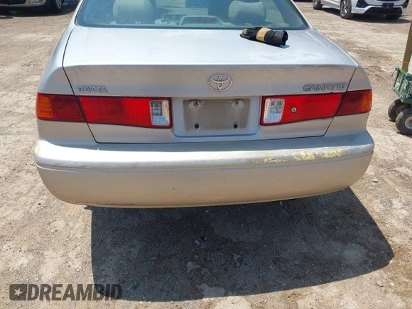 2000 Toyota Camry CE z VIN 4T1BG22K5YU731201, wystawiony jako IAAI lot #42094098 z przebiegiem Nie podano mil oraz . Historia ofert i sprzedaży dostępna na DreamBid. Obrazek 13.