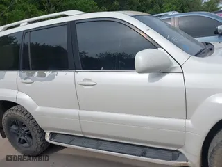 2007 Lexus GX 470 with VIN JTJBT20X570148905, listed as a IAAI auction lot 42025227 with 293,379 mi miles. Bid and sale history available at carsss.com. Image 13.