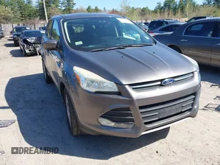 2014 Ford Escape SE z VIN 1FMCU9G94EUA06325, wystawiony jako IAAI lot #42075667 z przebiegiem 157 523 mil mil oraz . Historia ofert i sprzedaży dostępna na DreamBid. Obrazek 1.