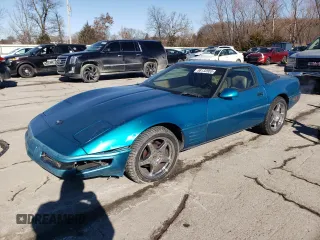 1992 Chevrolet Corvette with VIN 1G1YY23P7N5102219, listed as a Copart auction lot 88132865 with 123,338 mi miles and Salvage Title. Bid and sale history available at carsss.com. Image 1.