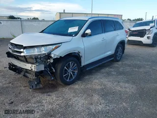 2019 Toyota Highlander SE with VIN 5TDKZRFH7KS552627, listed as a IAAI auction lot 39899845 with NaN miles. Bid and sale history available at carsss.com. Image 18.