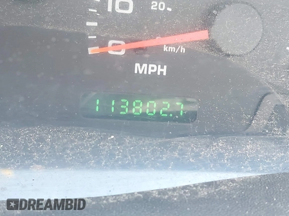 2002 Ford Super Duty F-250 XL with VIN 1FTNF20L92EA36463, listed as a IAAI auction lot 41994490 with 113,802 mi miles. Bid and sale history available at carsss.com. Image 7.