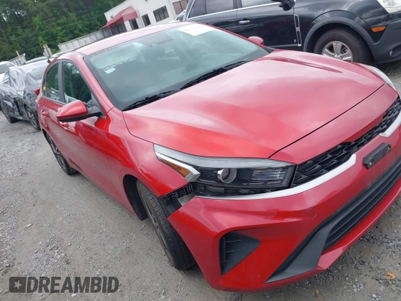 2023 Kia Forte LXS z VIN 3KPF24AD8PE582105, wystawiony jako IAAI lot #42366608 z przebiegiem 61 455 mil mil oraz . Historia ofert i sprzedaży dostępna na DreamBid. Obrazek 1.