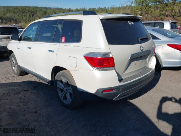 2013 Toyota Highlander Limited with VIN 5TDYK3EH8DS136795, listed as a IAAI auction lot 41642332 with 155,261 mi miles. Bid and sale history available at carsss.com. Image 3.