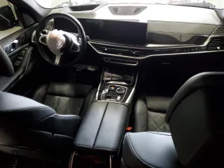 2023 BMW X7 xDrive40i z VIN 5UX23EM01P9R78454, wystawiony jako Copart lot #56280075 z przebiegiem Nie podano mil oraz Szkoda całkowita • Salvage title. Historia ofert i sprzedaży dostępna na DreamBid. Obrazek 8.