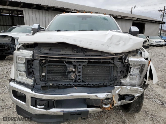 2017 Ford Super Duty F-450 DRW XL with VIN 1FT8W4DT9HEC58559, listed as a Copart auction lot 82223354 with 161,155 mi miles and Salvage Title. Bid and sale history available at carsss.com. Image 5.
