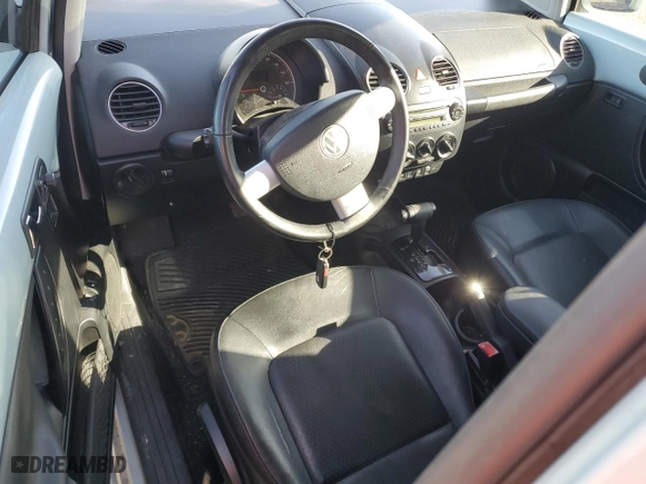 2010 Volkswagen New Beetle Coupe with VIN 3VWRG3AGXAM036824, listed as a Copart auction lot 49136755 with 72,442 mi miles and Salvage Title. Bid and sale history available at carsss.com. Image 8.