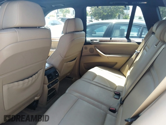 2011 BMW X5 35d z VIN 5UXZW0C59BL662592, wystawiony jako IAAI lot #42317116 z przebiegiem 93 848 mil mil oraz . Historia ofert i sprzedaży dostępna na DreamBid. Obrazek 8.