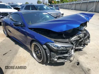 2020 BMW M8 z VIN WBSAE0C08LCD77532, wystawiony jako Copart lot #51166005 z przebiegiem 23 661 mil mil oraz Tytuł czysty. Historia ofert i sprzedaży dostępna na DreamBid. Obrazek 4.