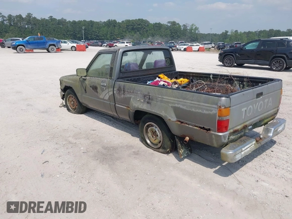 1988 Toyota Pickup with VIN JT4RN50R4J5146510, listed as a IAAI auction lot 42092308 with 288,420 mi miles and . Bid and sale history available at DreamBid. Image 3.