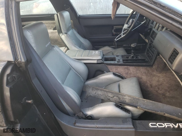 1985 Chevrolet Corvette with VIN 1G1YY0788F5138977, listed as a Copart auction lot 82021484 with 0 mi miles and Non Repairable. Bid and sale history available at carsss.com. Image 10.