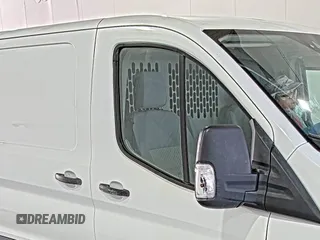 2019 Ford Transit z VIN 1FTYE1YM5KKB87003, wystawiony jako IAAI lot #42610488 z przebiegiem 106 642 mil mil oraz . Historia ofert i sprzedaży dostępna na DreamBid. Obrazek 3.