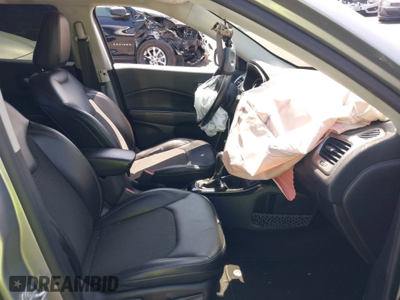2018 Jeep Compass Latitude with VIN 3C4NJCBBXJT102753, listed as a IAAI auction lot 42379577 with 98,423 mi miles and . Bid and sale history available at DreamBid. Image 5.