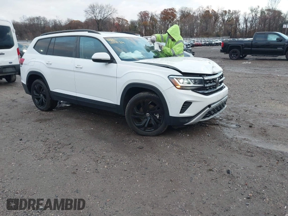2022 Volkswagen Atlas SE z VIN 1V2KR2CA1NC555087, wystawiony jako IAAI lot #40921013 z przebiegiem 62 834 mil mil oraz . Historia ofert i sprzedaży dostępna na DreamBid. Obrazek 1.