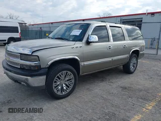 2003 Chevrolet Suburban Z71 with VIN 3GNFK16Z33G170733, listed as a IAAI auction lot 41741020 with 204,544 mi miles. Bid and sale history available at carsss.com. Image 17.