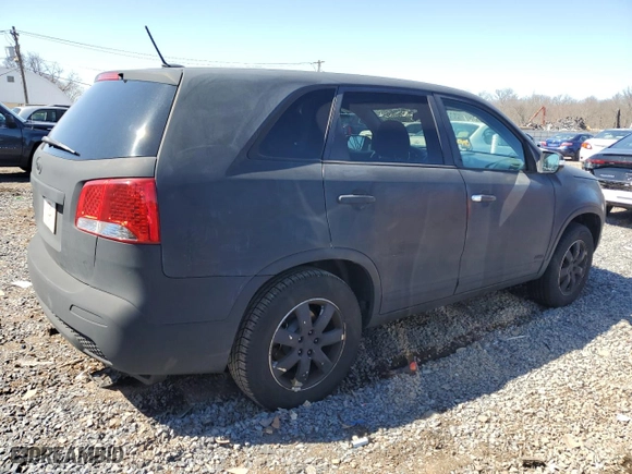 2011 Kia Sorento LX with VIN 5XYKTCA10BG074816, listed as a Copart auction lot 50681135 with 158,480 mi miles and Clean Title. Bid and sale history available at carsss.com. Image 3.