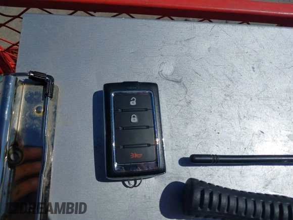 2024 Jeep Grand Cherokee Laredo z VIN 1C4RJHAG3RC697996, wystawiony jako IAAI lot #41973399 z przebiegiem 14 680 mil mil oraz . Historia ofert i sprzedaży dostępna na DreamBid. Obrazek 11.