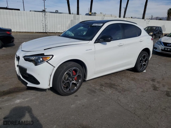 2023 Alfa Romeo Stelvio Ti with VIN ZASPAKBN2P7D64686, listed as a Copart auction lot 84976964 with 0 mi miles and Salvage Title. Bid and sale history available at carsss.com. Image 1.