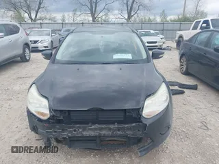2013 Ford Focus SE with VIN 1FADP3F25DL209199, listed as a IAAI auction lot 42086573 with 136,999 mi miles. Bid and sale history available at carsss.com. Image 13.