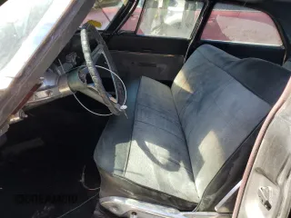 1962 Chrysler New Yorker z VIN 8323173234, wystawiony jako Copart lot #76572724 z przebiegiem 74 780 mil mil oraz Nie do naprawy. Historia ofert i sprzedaży dostępna na DreamBid. Obrazek 7.