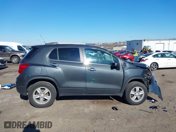 2017 Chevrolet Trax LT with VIN KL7CJPSB6HB253418, listed as a IAAI auction lot 41881440 with 114,104 mi miles. Bid and sale history available at carsss.com. Image 13.