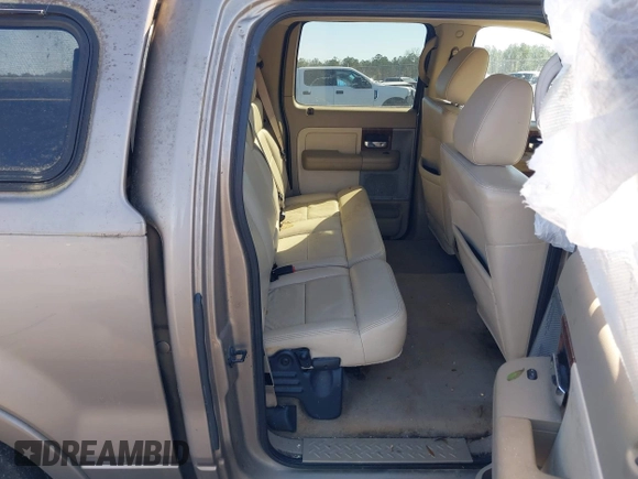 2004 Ford F-150 XLT with VIN 1FTPW12584KB15886, listed as a IAAI auction lot 41720147 with 226,881 mi miles. Bid and sale history available at carsss.com. Image 8.