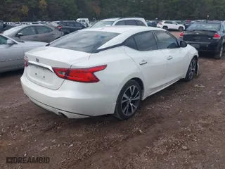 2018 Nissan Maxima SL with VIN 1N4AA6AP7JC389452, listed as a IAAI auction lot 40735392 with 120,076 mi miles. Bid and sale history available at carsss.com. Image 4.