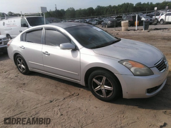 2008 Nissan Altima 2.5 S with VIN 1N4AL21E68C180831, listed as a IAAI auction lot 42091296 with 229,780 mi miles. Bid and sale history available at carsss.com. Image 1.