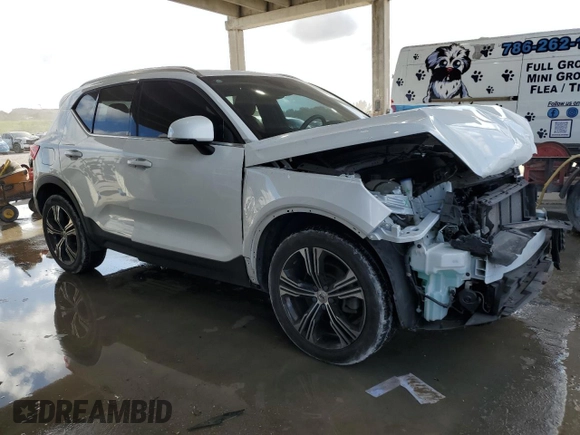 2020 Volvo XC40 Inscription with VIN YV4AC2HL9L2240921, listed as a Copart auction lot 45396115 with 58,576 mi miles and Salvage Title. Bid and sale history available at carsss.com. Image 4.