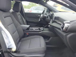 2025 Chevrolet Equinox FWD LT with VIN 3GNAXHEG3SL257204, listed as a IAAI auction lot 42421342 with 2,291 mi miles and . Bid and sale history available at DreamBid. Image 5.