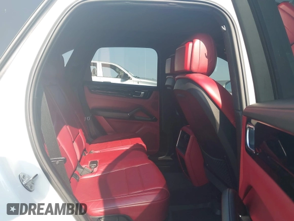 2019 Porsche Cayenne z VIN WP1AA2AYXKDA12829, wystawiony jako IAAI lot #42050935 z przebiegiem 80 056 mil mil oraz . Historia ofert i sprzedaży dostępna na DreamBid. Obrazek 8.