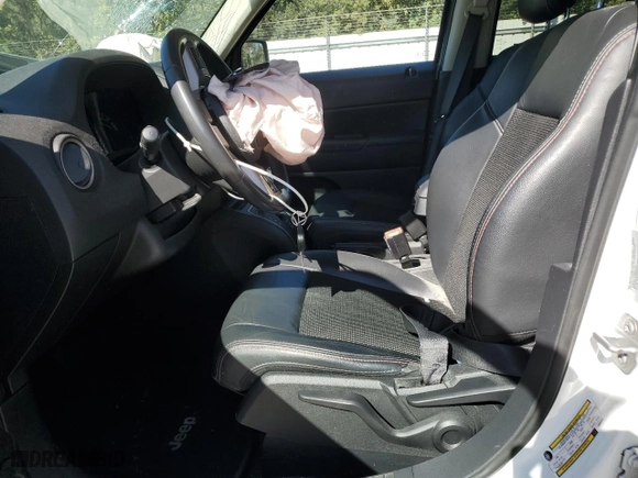 2016 Jeep Patriot 75th Anniversary with VIN 1C4NJRBB2GD697812, listed as a Copart auction lot 77008604 with 0 mi miles and Salvage Title. Bid and sale history available at carsss.com. Image 7.