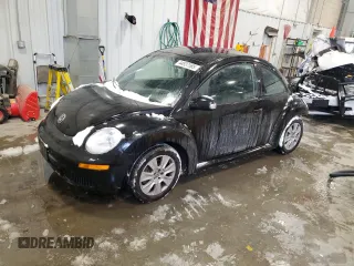 2008 Volkswagen New Beetle Coupe S with VIN 3VWPW31C68M522449, listed as a Copart auction lot 44937585 with 181,498 mi miles and Non Repairable. Bid and sale history available at carsss.com. Image 1.