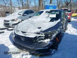 2020 Honda Civic LX z VIN 2HGFC2F64LH580766, wystawiony jako IAAI lot #41597161 z przebiegiem 10 828 mil mil oraz . Historia ofert i sprzedaży dostępna na DreamBid. Obrazek 18.