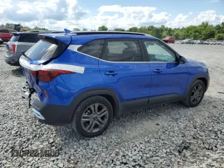 2023 Kia Seltos S z VIN KNDEU2AA7P7410521, wystawiony jako Copart lot #56796665 z przebiegiem 33 412 mil mil oraz Szkoda całkowita • Salvage title. Historia ofert i sprzedaży dostępna na DreamBid. Obrazek 3.