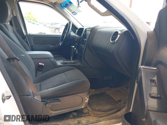 2009 Ford Explorer XLT with VIN 1FMEU73E39UA31349, listed as a IAAI auction lot 41924498 with 267,264 mi miles and . Bid and sale history available at DreamBid. Image 5.