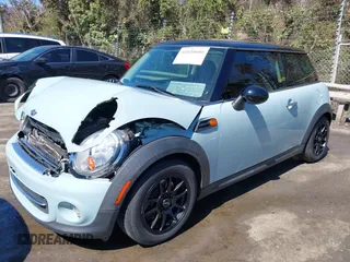 2011 MINI Hardtop with VIN WMWSU3C50BT098662, listed as a IAAI auction lot 41820600 with 109,061 mi miles and . Bid and sale history available at DreamBid. Image 17.