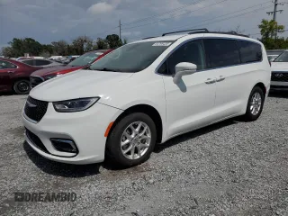 2022 Chrysler Pacifica Touring L with VIN 2C4RC1BG7NR109728, listed as a Copart auction lot 64796435 with 140,877 mi miles and Clean title. Bid and sale history available at DreamBid. Image 1.