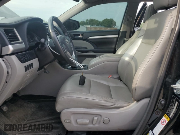 2018 Toyota Highlander SE with VIN 5TDJZRFH9JS556088, listed as a Copart auction lot 64148555 with 50,645 mi miles and Clean title. Bid and sale history available at DreamBid. Image 7.