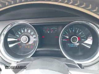 2014 Ford Mustang V6 с VIN 1ZVBP8AM7E5276865, выставлен на аукционе IAAI как лот 42151554 с пробегом 111 460 миль миль и . История ставок и продаж доступна на DreamBid. Изображение 7.