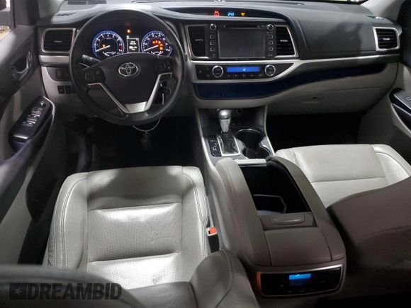 2017 Toyota Highlander Limited z VIN 5TDDZRFH4HS459601, wystawiony jako Copart lot #60559765 z przebiegiem 57 330 mil mil oraz Szkoda całkowita • Salvage title. Historia ofert i sprzedaży dostępna na DreamBid. Obrazek 8.