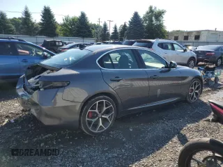 2020 Alfa Romeo Giulia Ti with VIN ZARFANBN1L7639146, listed as a Copart auction lot 60376234 with 31,675 mi miles and Salvage Title. Bid and sale history available at carsss.com. Image 3.