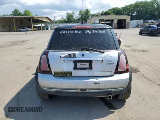2005 MINI Hardtop с VIN WMWRC33495TJ66986, выставлен на аукционе Copart как лот 61852735 с пробегом Не указан миль и Списание • Salvage title. История ставок и продаж доступна на DreamBid. Изображение 6.