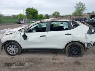 2017 Nissan Rogue SV z VIN 5N1AT2MV3HC773368, wystawiony jako IAAI lot #42250977 z przebiegiem 86 128 mil mil oraz . Historia ofert i sprzedaży dostępna na DreamBid. Obrazek 15.