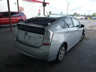 2010 Toyota Prius II z VIN JTDKN3DU2A0061893, wystawiony jako IAAI lot #42248600 z przebiegiem 237 041 mil mil oraz . Historia ofert i sprzedaży dostępna na DreamBid. Obrazek 4.