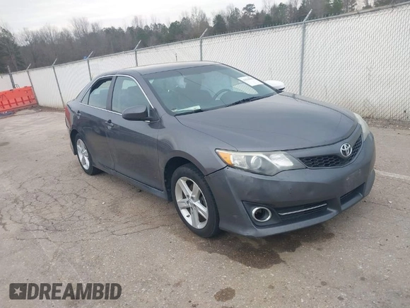 2014 Toyota Camry L with VIN 4T1BF1FKXEU813606, listed as a IAAI auction lot 41528889 with 252,866 mi miles. Bid and sale history available at carsss.com. Image 1.