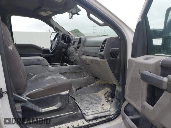 2019 Ford Super Duty F-250 SRW XL with VIN 1FT7W2A67KEC28577, listed as a IAAI auction lot 41960776 with 50,979 mi miles. Bid and sale history available at carsss.com. Image 5.